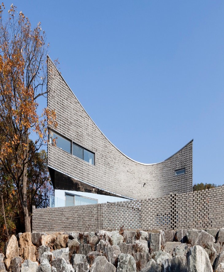 Zakrivljena Kuća – Gwanggyo Planina, Južna Koreja