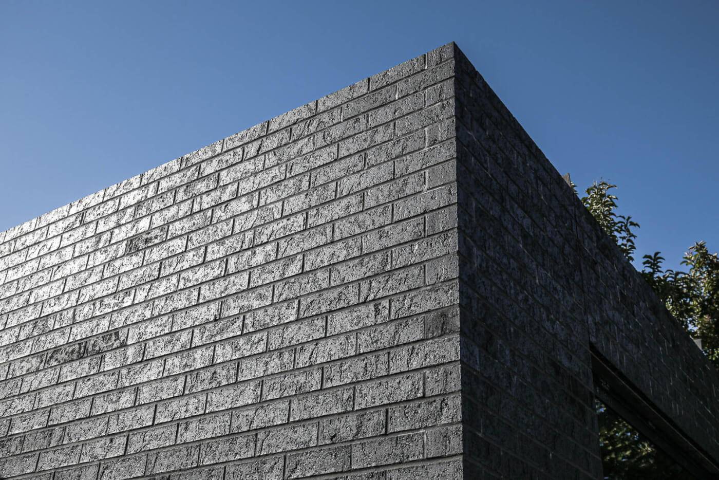 Blue_Midnight_Klinker_Fasadne_Cigle_Nova_Brick-2